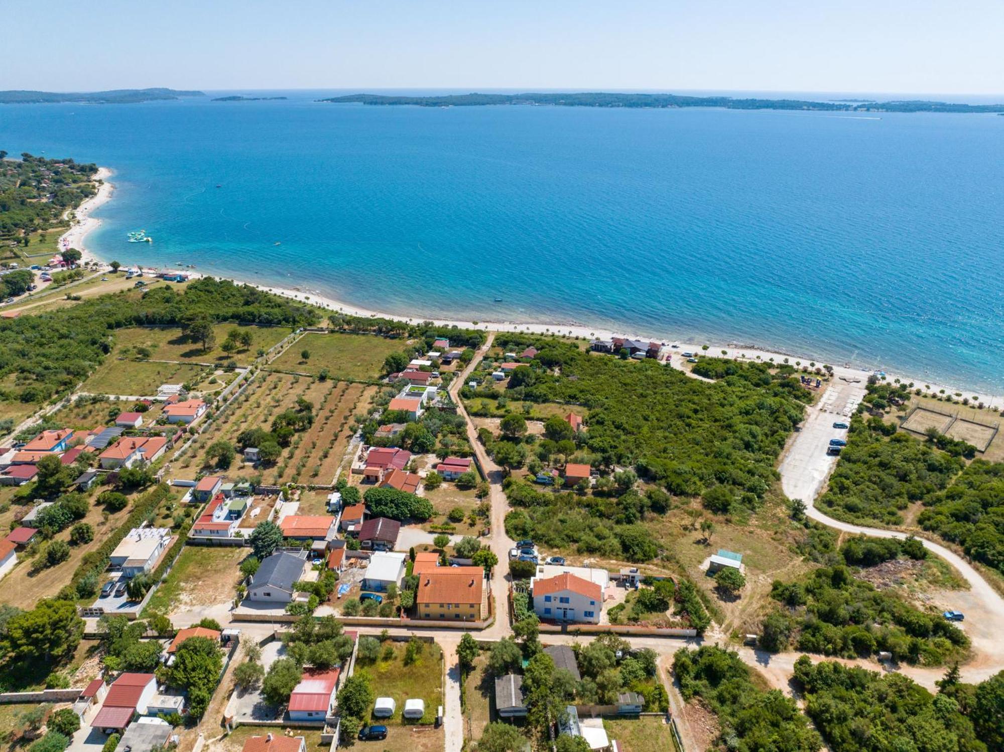 Teuta Apartments - A Beach And A Sea View Peroj Ngoại thất bức ảnh