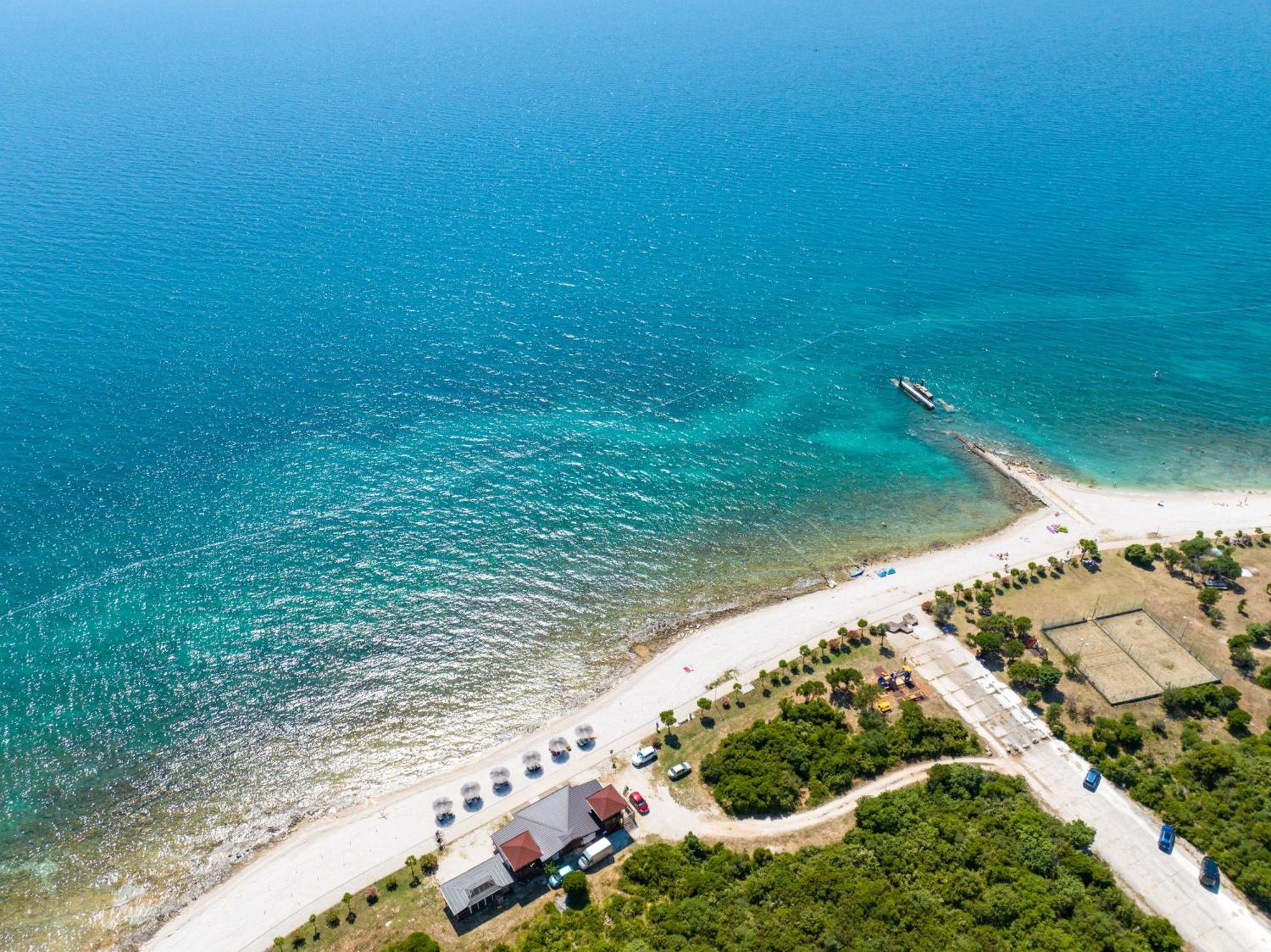 Teuta Apartments - A Beach And A Sea View Peroj Ngoại thất bức ảnh