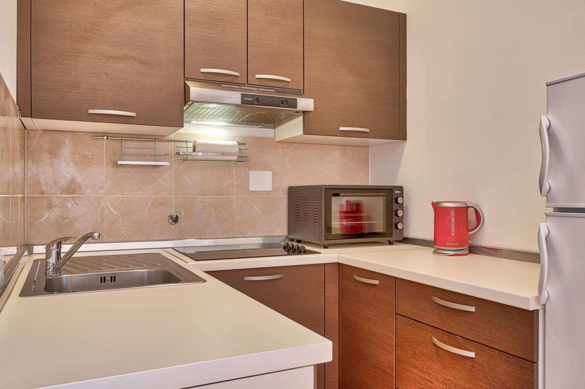 Teuta Apartments - A Beach And A Sea View Peroj Ngoại thất bức ảnh