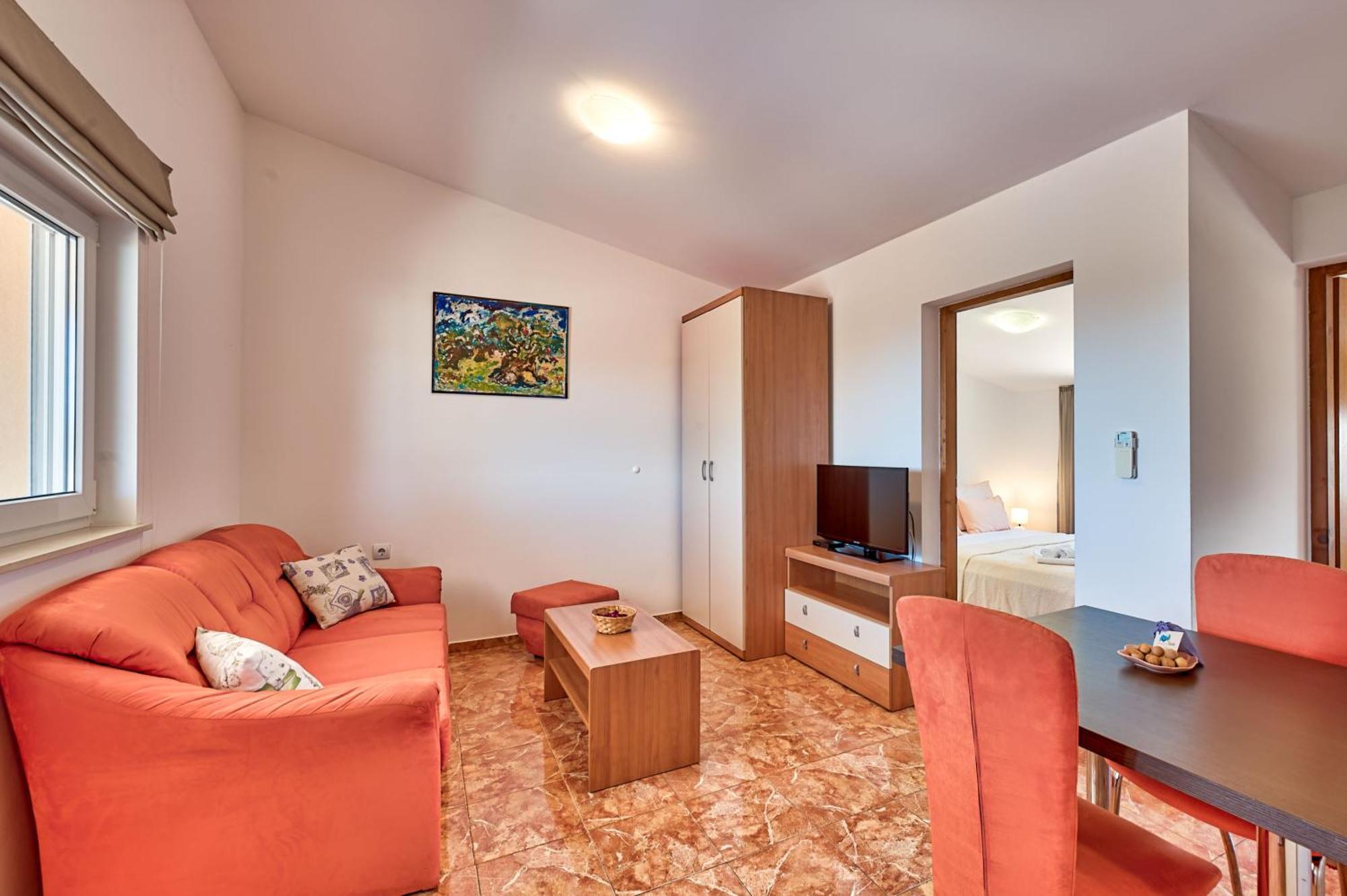 Teuta Apartments - A Beach And A Sea View Peroj Ngoại thất bức ảnh